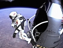 1752944778680-tewas-saat-paralayang-felix-baumgartner-pernah-terjun-dari-tepi-angkasa-1752821091830_43