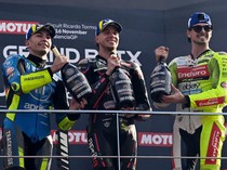 1763356768361-marco-bezzecchi-tak-terbendung-tutup-musim-motogp-valencia-dengan-kemenangan-gemilang-1763345733028_43