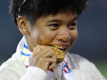 1765602276813-dina-aulia-atletik-lari-gawang-sea-games-2025-sea-games-thailand-medali-emas-sea-games-2025-1765591609790_43