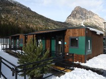 1766034275376-desa-olimpiade-cortina-siap-sambut-atlet-jelang-olimpiade-musim-dingin-2026-1765973336067_43