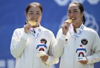 1766423065867-bungkam-tuan-rumah-aldilajanice-raih-emas-ganda-putri-tenis-sea-games-2025-1766128345314_43