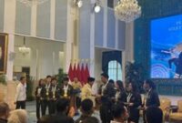 1767870275644-prabowo-subianto-resmi-serahkan-bonus-ke-atlet-peraih-medali-sea-games-firdadetikcom-1767864343774_43