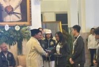 1767891886836-prabowo-subianto-resmi-serahkan-bonus-ke-atlet-peraih-medali-sea-games-firdadetikcom-1767864343849_43