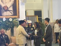 1767891886836-prabowo-subianto-resmi-serahkan-bonus-ke-atlet-peraih-medali-sea-games-firdadetikcom-1767864343849_43