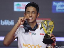 1769339070763-tampil-perkasa-alwi-farhan-juara-indonesia-masters-2026-1769334260894_43
